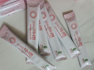 [모마네] 이너뷰티 히알루론산 비오틴 코큐텐 저분자피쉬콜라겐 - 3 g 30포 ★석류맛 — 5점을 준 리뷰어가 2021년 12월 올린 사용 사진