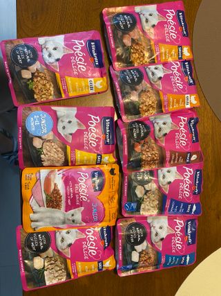 비타크래프트 포에시 델리스 고양이 파우치 85g 9가지맛 1팩씩 — 4점을 준 리뷰어가 2021년 8월 올린 사용 사진