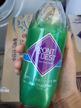 몽베스트 Montbest with Sparkling water Plain 20병 — 5점을 준 리뷰어가 2021년 11월 올린 사용 사진