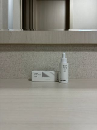 바노바기 코스메틱 알파 래디언스 세럼 30ml — 5점을 준 리뷰어가 2023년 11월 올린 사용 사진