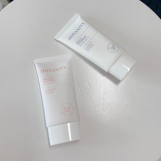 보타니티 촉촉수분자차 아쿠아핏 선 에센스 50ml + 보송톤업자차 징크 선 로션 50ml SPF50+ PA++++ (4/25) — 5점을 준 리뷰어가 2022년 5월 올린 사용 사진