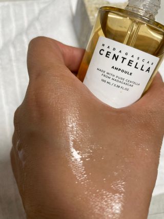 [스킨1004] 마다가스카르 센텔라 앰플 100ml — 5점을 준 리뷰어가 2024년 5월 올린 사용 사진