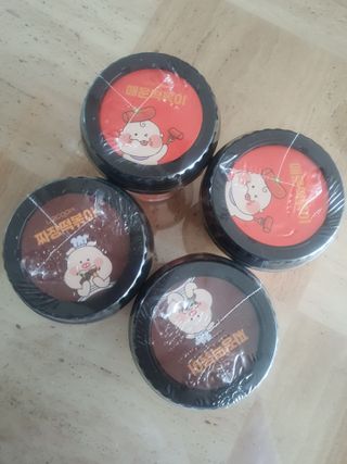 유비쿡 컵떡볶이 매운컵떡볶이2개/ 짜장컵떡볶이 2개  총 4개세트 — 3점을 준 리뷰어가 2021년 3월 올린 사용 사진
