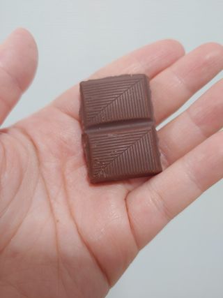 당류2g 자일리톨로 단맛을낸 슈카 퓨어비건 무설탕초콜릿 Xucker vegan 2개입 — 5점을 준 리뷰어가 2021년 4월 올린 사용 사진
