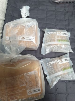 롯데제과 Vbread 포카치아식빵1개 + 미니식빵 1개 + 머핀 2개 세트 — 5점을 준 리뷰어가 2021년 9월 올린 사용 사진