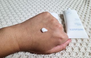 보타니티 촉촉수분자차 아쿠아핏 선 에센스 50ml + 보송톤업자차 징크 선 로션 50ml SPF50+ PA++++ (4/25) — 5점을 준 리뷰어가 2022년 4월 올린 사용 사진