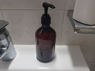 하이브리온 [쿠팡 구매평] 닥터초이스 시카엑소좀 판테놀 아미노산 탈모기능성 두피케어 모근강화 샴푸, 300ml, 1개 — 5점을 준 리뷰어가 2025년 3월 올린 사용 사진