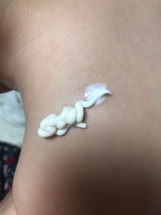 mom e 맘이 내추럴 베이비 케어 크림+바디오일 — 5점을 준 리뷰어가 2021년 1월 올린 사용 사진