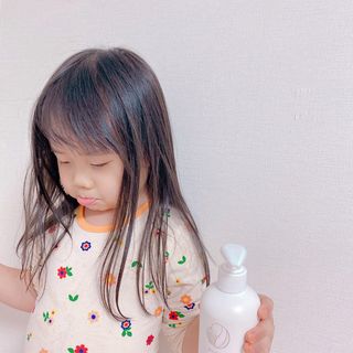 mom e 맘이 내추럴 베이비 케어 샴푸앤바스+로션 — 5점을 준 리뷰어가 2021년 1월 올린 사용 사진