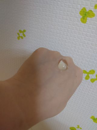 김정문알로에 큐어 큐어 맥시 알로에베라 겔 크림 — 4.5점을 준 리뷰어가 2021년 3월 올린 사용 사진