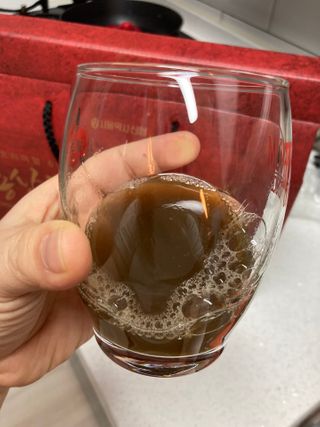 서울약사신협_프리미엄 6년근 홍삼진액_70mlx30포 — 5점을 준 리뷰어가 2021년 2월 올린 사용 사진