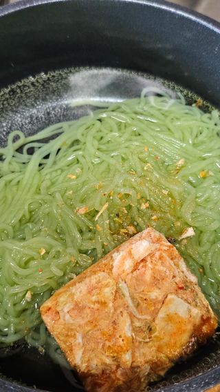 클린24시간 올리브발효곤약면 시원김치면 1세트-(3봉) — 4점을 준 리뷰어가 2024년 3월 올린 사용 사진