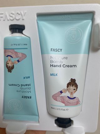 파시 FASCY 高保湿ハンドクリーム40ml+80ml セット — 5점을 준 리뷰어가 2021년 5월 올린 사용 사진