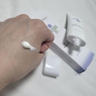 바노바기 코스메틱 바노바기 밀크씨슬 리페어 시카 선스크린 플러스 50ml — 5점을 준 리뷰어가 2023년 3월 올린 사용 사진