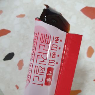 헬스업_쁘띠쁘띠석류콜라겐젤리_20g x 14포 — 5점을 준 리뷰어가 2021년 3월 올린 사용 사진