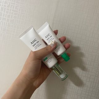 [AHC] 세이프온 에센스 선크림 올리브영 스페셜 증정 기획세트 — 4.5점을 준 리뷰어가 2022년 6월 올린 사용 사진