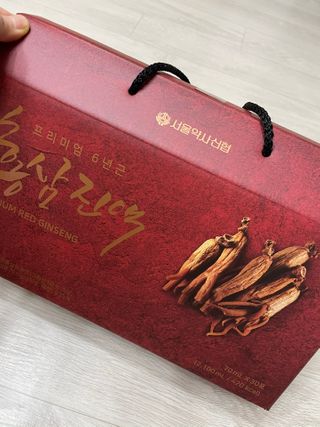 서울약사신협_프리미엄 6년근 홍삼진액_70mlx30포 — 5점을 준 리뷰어가 2021년 3월 올린 사용 사진