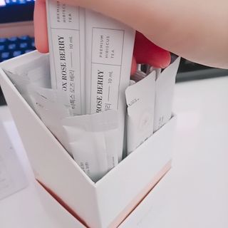 세렌디뷰티_이너뷰티 티톡스 로즈 베리 — 5점을 준 리뷰어가 2021년 3월 올린 사용 사진