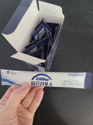 자연에온 아르긴포스 L-아르기닌 5555mg 스틱 15개입 1박스 — 5점을 준 리뷰어가 2022년 1월 올린 사용 사진