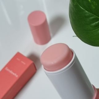 스킨큐어 산다화 카멜리아 안티 링클 멀티밤 — 5점을 준 리뷰어가 2022년 12월 올린 사용 사진
