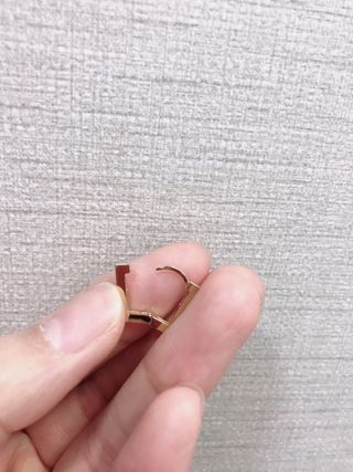 [골드앤디어] 14K 사각 네모 원터치 귀걸이_3color — 4.5점을 준 리뷰어가 2021년 6월 올린 사용 사진