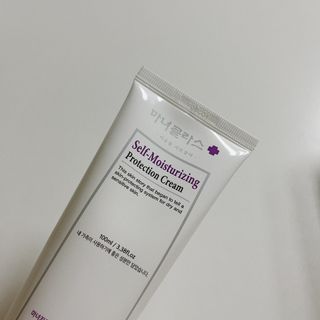 셀프 모이스처라이징 프로텍션 크림 셀프 모이스처라이징 프로텍션크림 — 3.5점을 준 리뷰어가 2022년 4월 올린 사용 사진