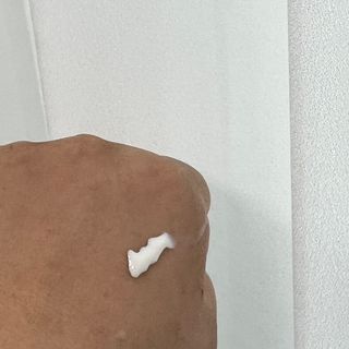 아이레시피 마일드시카 브라이트닝 업 선스크린 SPF50+ PA++++ — 5점을 준 리뷰어가 2023년 6월 올린 사용 사진
