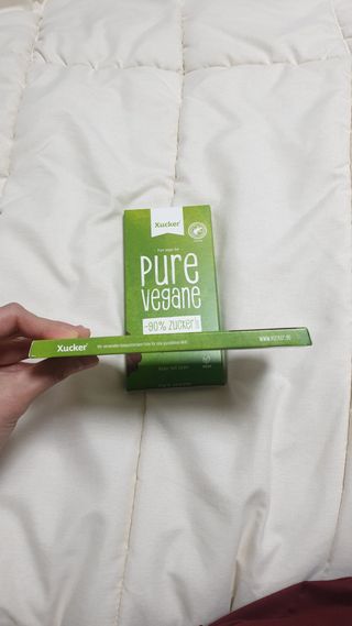 당류2g 자일리톨로 단맛을낸 슈카 퓨어비건 무설탕초콜릿 Xucker vegan 2개입 — 5점을 준 리뷰어가 2021년 4월 올린 사용 사진