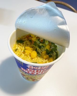 NISSIN 닛신 컵누들  4종 - 씨푸드오리지날, 씨푸드 스파이시, 씨푸드 커리, 씨푸드 XO소스 — 5점을 준 리뷰어가 2022년 12월 올린 사용 사진