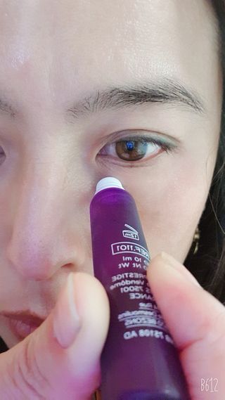 크리스티앙 브르통 리프톡스 아이세럼 펩타이드 롤온 스틱 — 5점을 준 리뷰어가 2022년 10월 올린 사용 사진
