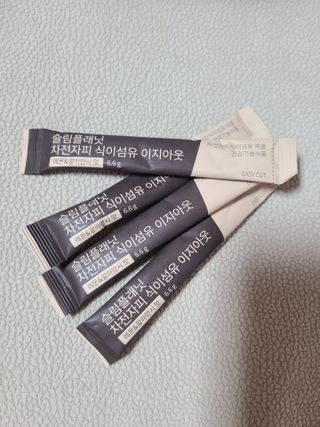 슬림플래닛 차전자피 식이섬유 이지아웃 — 4.5점을 준 리뷰어가 2021년 3월 올린 사용 사진