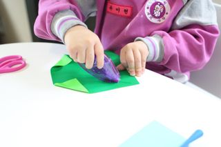 3M 스카치 어린이 양손 가위 블루/핑크색상 + 어린이 양면테이프 — 5점을 준 리뷰어가 2024년 3월 올린 사용 사진