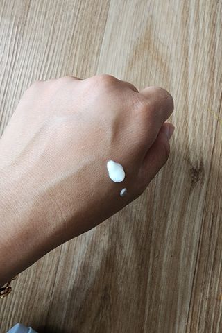 [스킨1004] 마다가스카르 센텔라 히알루-시카 워터핏 선세럼 50ml — 5점을 준 리뷰어가 2024년 5월 올린 사용 사진