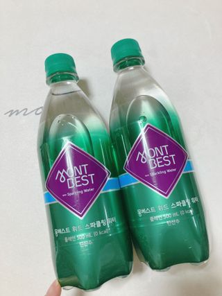 몽베스트 Montbest with Sparkling water Plain 20병 — 4점을 준 리뷰어가 2022년 11월 올린 사용 사진