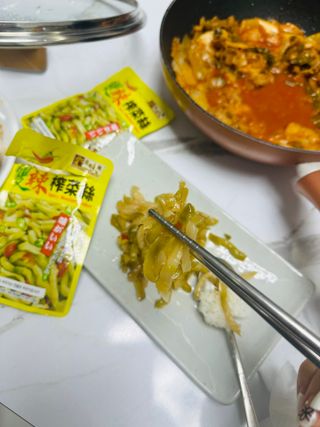 루시델리 야미하우스 홍콩 스파이시 프리미엄 짜사이 무침 500g — 4점을 준 리뷰어가 2024년 6월 올린 사용 사진