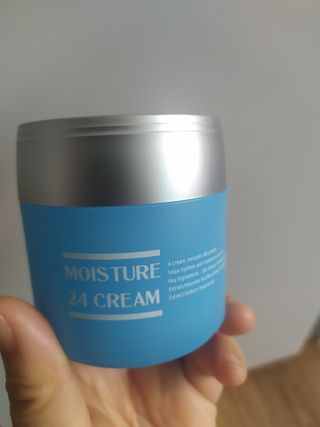 Dr.느루벗 느루벗 모이스쳐 24 크림 — 4.5점을 준 리뷰어가 2021년 4월 올린 사용 사진