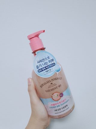 벨먼 내추럴스파 수분광채 스크럽 바디워시 600ml 5종 — 4.5점을 준 리뷰어가 2022년 5월 올린 사용 사진