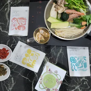 이풀 이로운풀 다시팩 3종세트(담백한맛, 감칠맛, 순한맛) — 5점을 준 리뷰어가 2022년 10월 올린 사용 사진