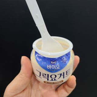 매일바이오 그릭요거트 오리지널 플레인 4개, 로스터리 커피믹스 4개 — 5점을 준 리뷰어가 2021년 12월 올린 사용 사진
