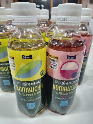 더그레잇티 콤부차 [매일유업] 더그레잇티 44kcal 콤부차 300ml *12개입 (오리지널 6개+베리리치 6개) — 5점을 준 리뷰어가 2023년 7월 올린 사용 사진