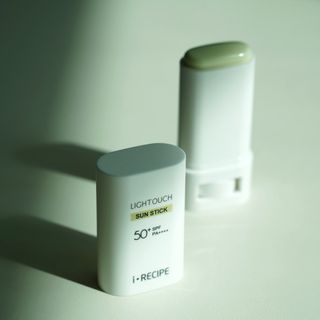 아이레시피 라이트터치 선스틱 15g (SPF50+, PA++++) — 5점을 준 리뷰어가 2023년 2월 올린 사용 사진