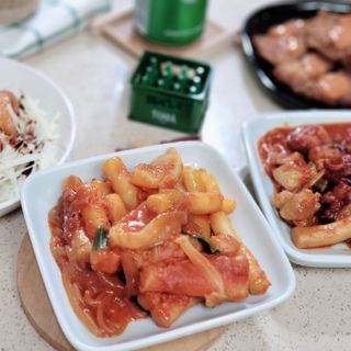 한성기업 무볼레 닭떡볶이+해물떡볶이 2종 세트 — 5점을 준 리뷰어가 2021년 10월 올린 사용 사진