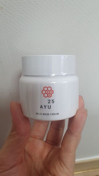 AYU25[아유트웬티파이브]다마스크로즈워터 베이스 천연 수분 촉촉 크림 — 5점을 준 리뷰어가 2021년 4월 올린 사용 사진