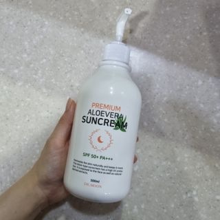 [닥터문] 프리미엄 알로에베라 선크림 500ml — 5점을 준 리뷰어가 2022년 6월 올린 사용 사진