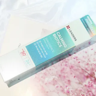 리더스코스메틱 리더스 카밍 바이오틱스 선 에센스 SPF 50+ PA++++ — 5점을 준 리뷰어가 2022년 7월 올린 사용 사진