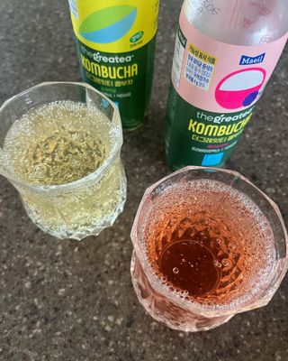 더그레잇티 콤부차 [매일유업] 더그레잇티 44kcal 콤부차 300ml *12개입 (오리지널 6개+베리리치 6개) — 5점을 준 리뷰어가 2023년 8월 올린 사용 사진