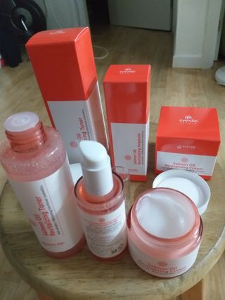 아이앤립 / EYENLIP 아이앤립 연어오일 리바이탈라이징 토너+앰플+크림 3종 세트 — 4점을 준 리뷰어가 2021년 7월 올린 사용 사진