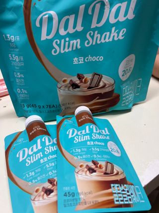 달달슬림쉐이크 프리 (릴스) 달달슬림 맛있는 단백질 쉐이크 파우치 다이어트 식사대용 프로틴 파우더 보충제 — 4.5점을 준 리뷰어가 2025년 8월 올린 사용 사진