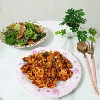 [풀무원] 식물성 저당질식 세트, 두부면 매콤라구파스타와 두부면 직화짜장 — 5점을 준 리뷰어가 2021년 4월 올린 사용 사진