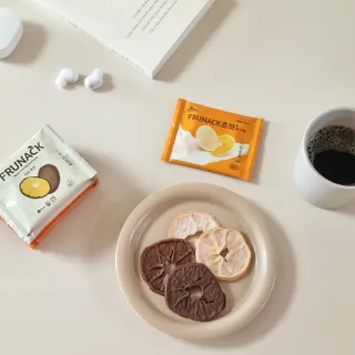 프루낵 제주감귤 초코12봉입 4종(화이트초코,다크초코,요구르트초코,콜라초코)  57.6g(4.8g*12봉입) — 5점을 준 리뷰어가 2022년 10월 올린 사용 사진